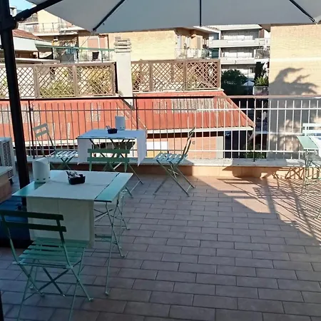 Gemini ゲストハウス 4*